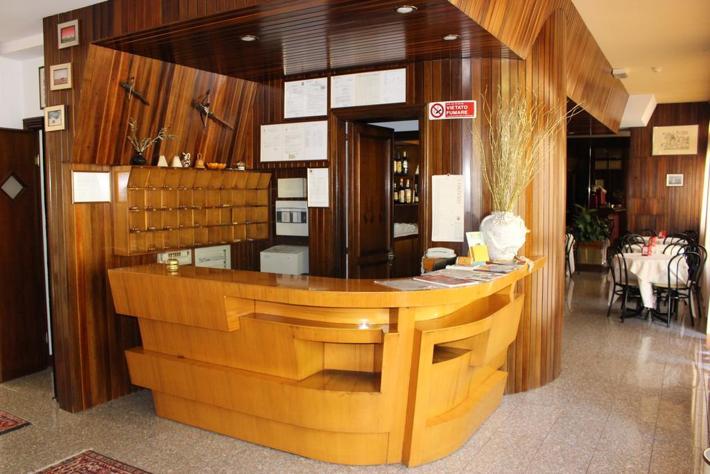 Hotel Pinolo Gubbio Eksteriør bilde