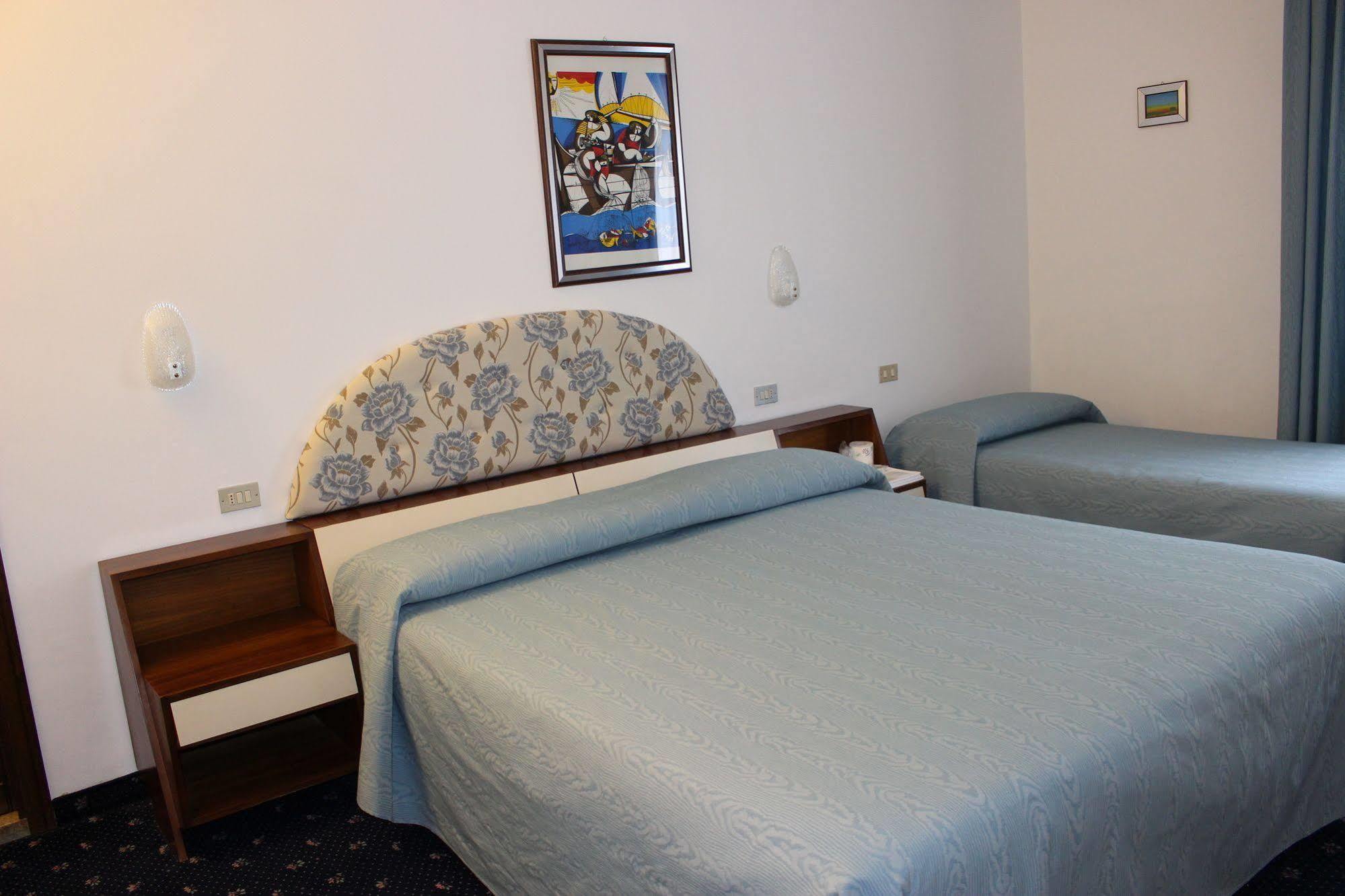 Hotel Pinolo Gubbio Eksteriør bilde