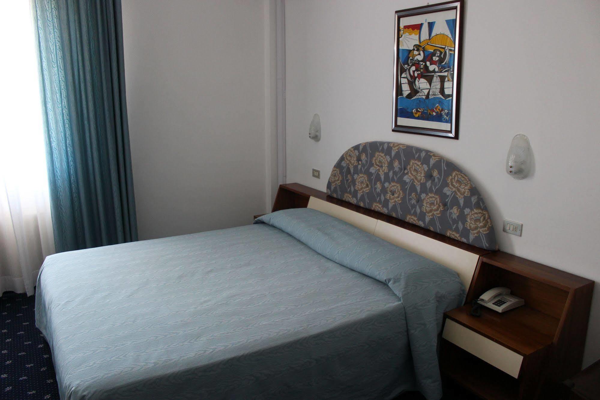 Hotel Pinolo Gubbio Eksteriør bilde